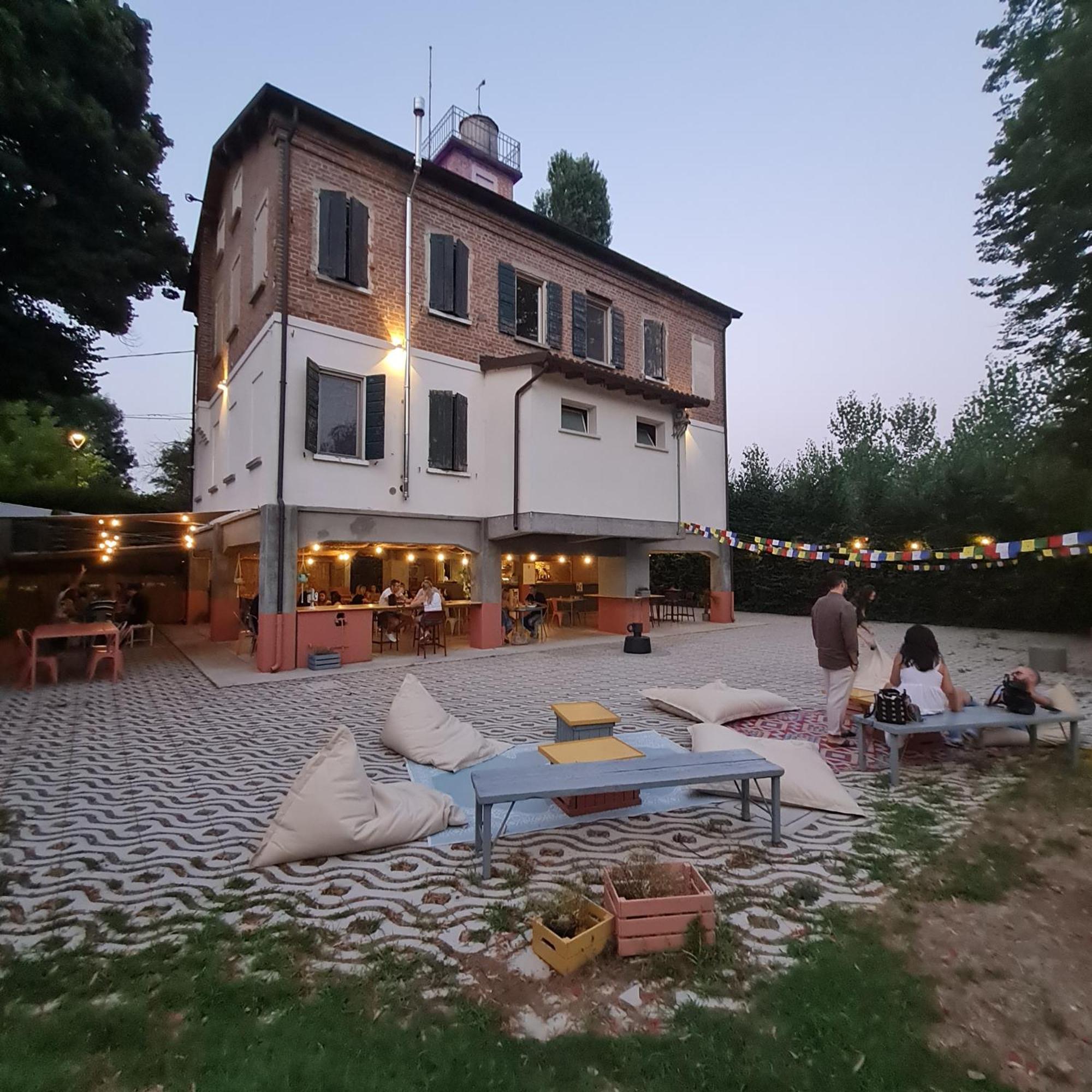Locanda Dei Pontieri グアスタッラ エクステリア 写真